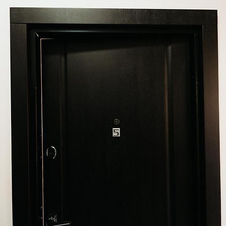 Cozy Aparthotel - Central City Suceava Buitenkant foto