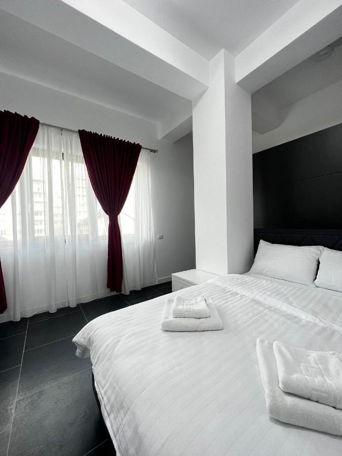 Cozy Aparthotel - Central City Suceava Buitenkant foto
