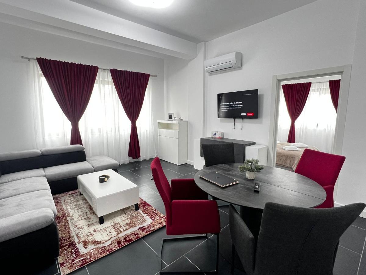 Cozy Aparthotel - Central City Suceava Buitenkant foto