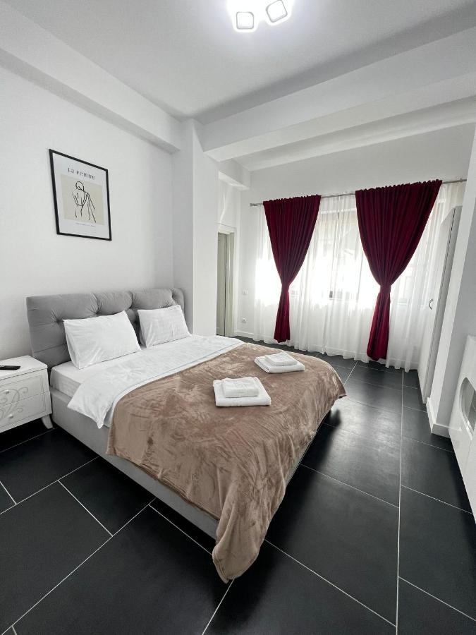 Cozy Aparthotel - Central City Suceava Buitenkant foto