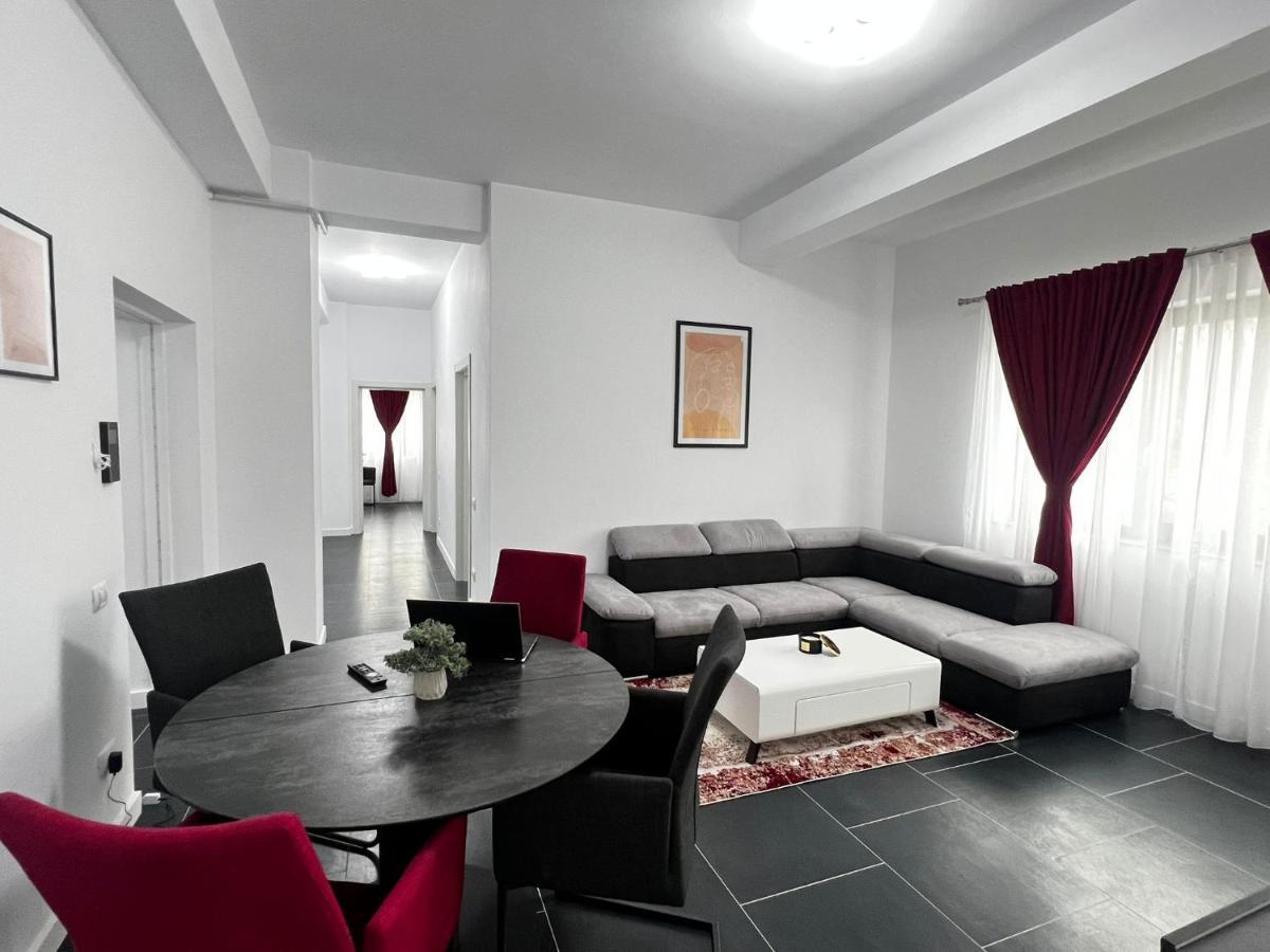 Cozy Aparthotel - Central City Suceava Buitenkant foto