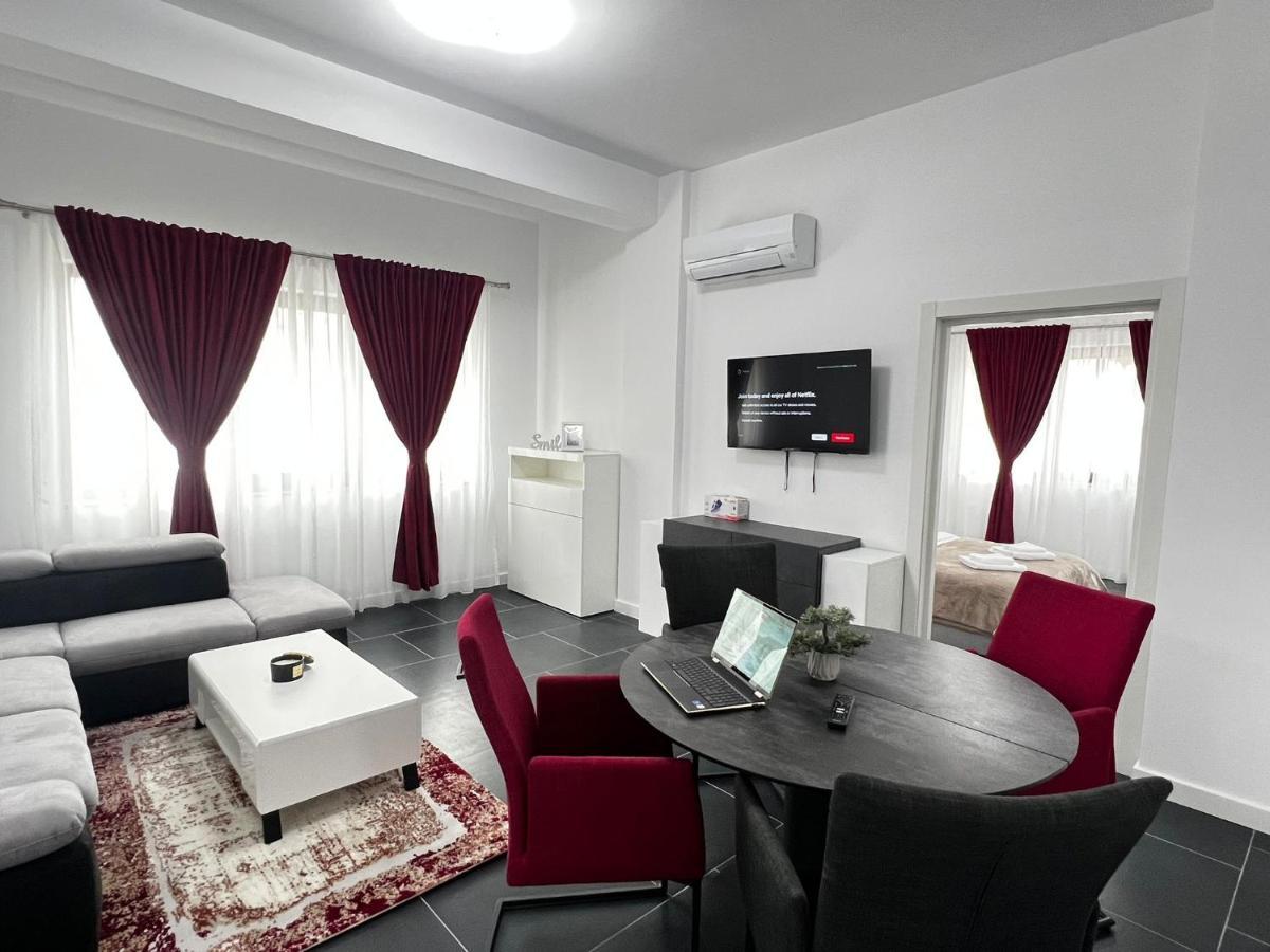 Cozy Aparthotel - Central City Suceava Buitenkant foto