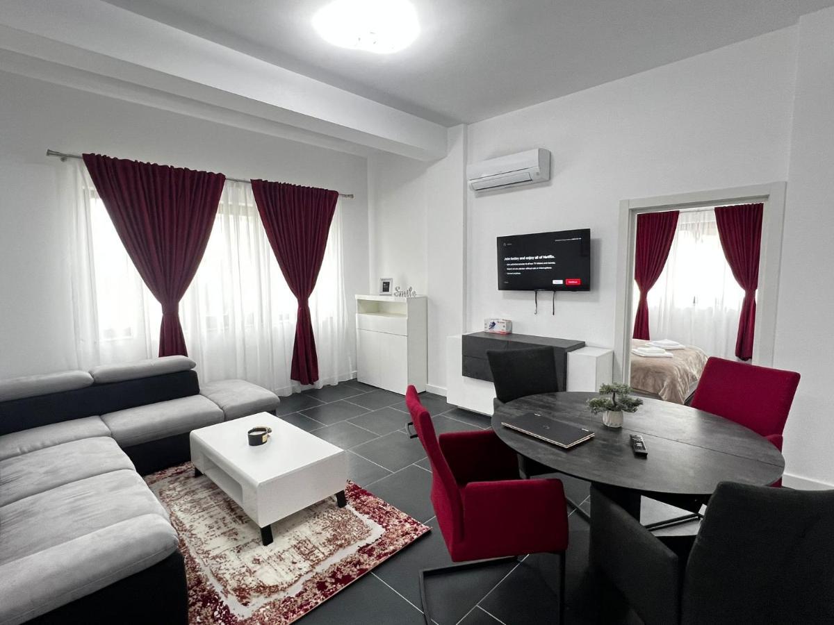Cozy Aparthotel - Central City Suceava Buitenkant foto