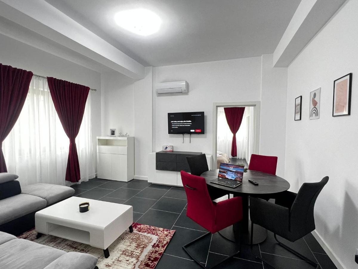 Cozy Aparthotel - Central City Suceava Buitenkant foto