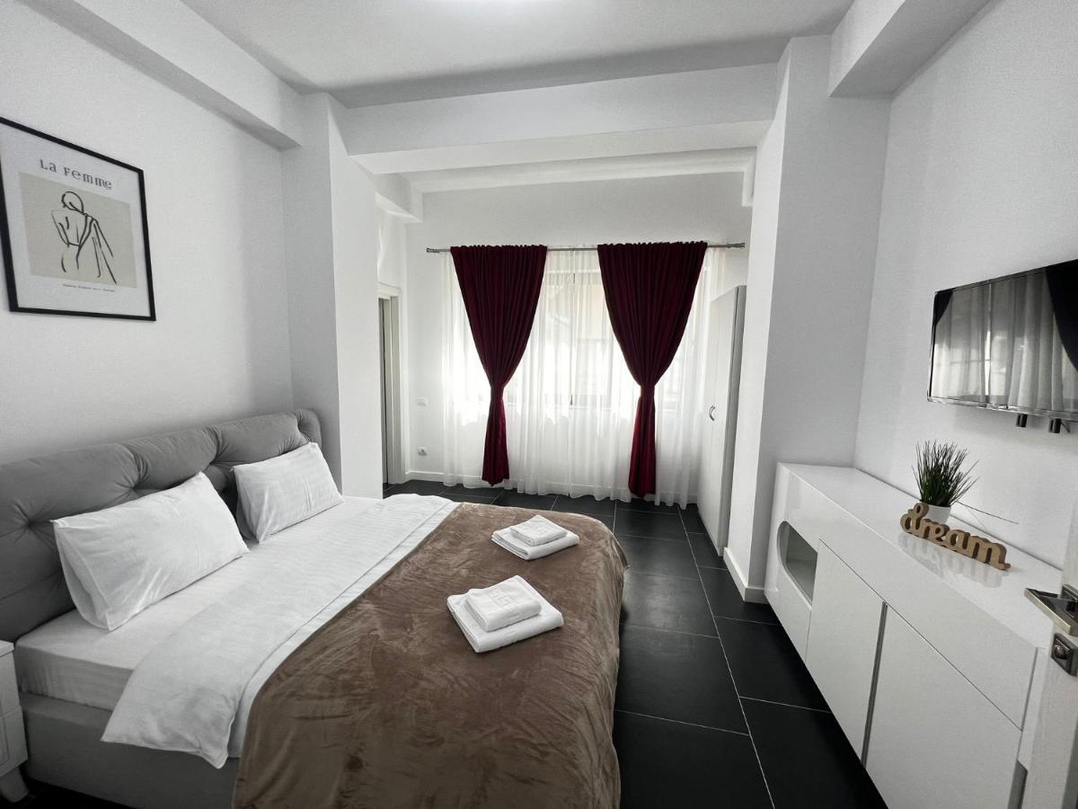 Cozy Aparthotel - Central City Suceava Buitenkant foto