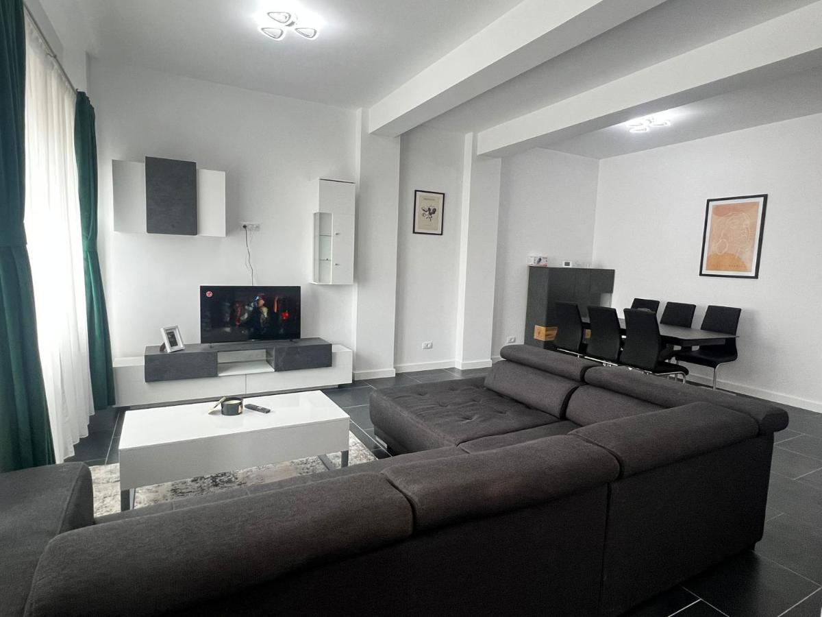 Cozy Aparthotel - Central City Suceava Buitenkant foto