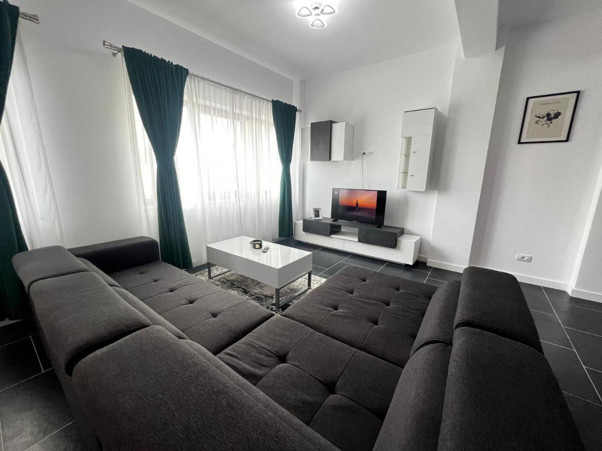 Cozy Aparthotel - Central City Suceava Buitenkant foto