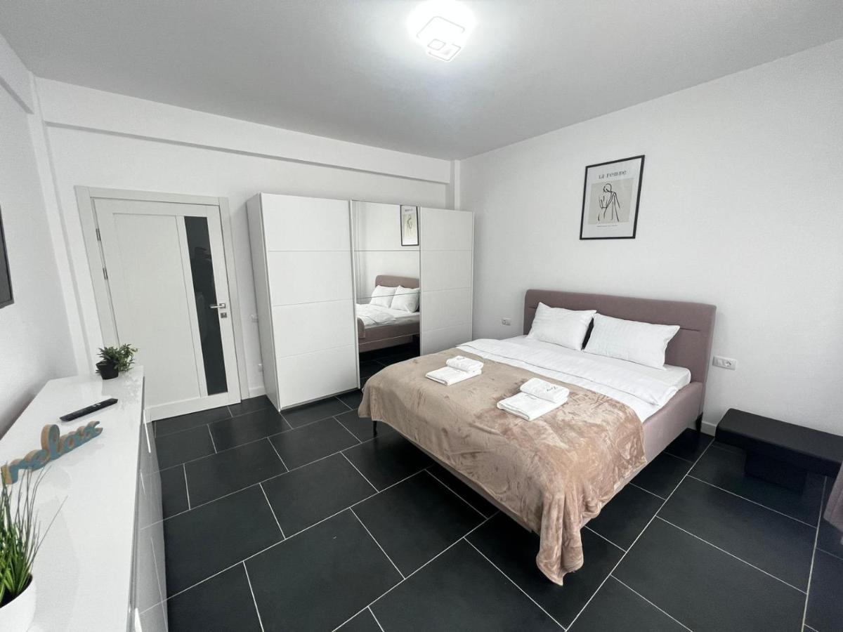 Cozy Aparthotel - Central City Suceava Buitenkant foto
