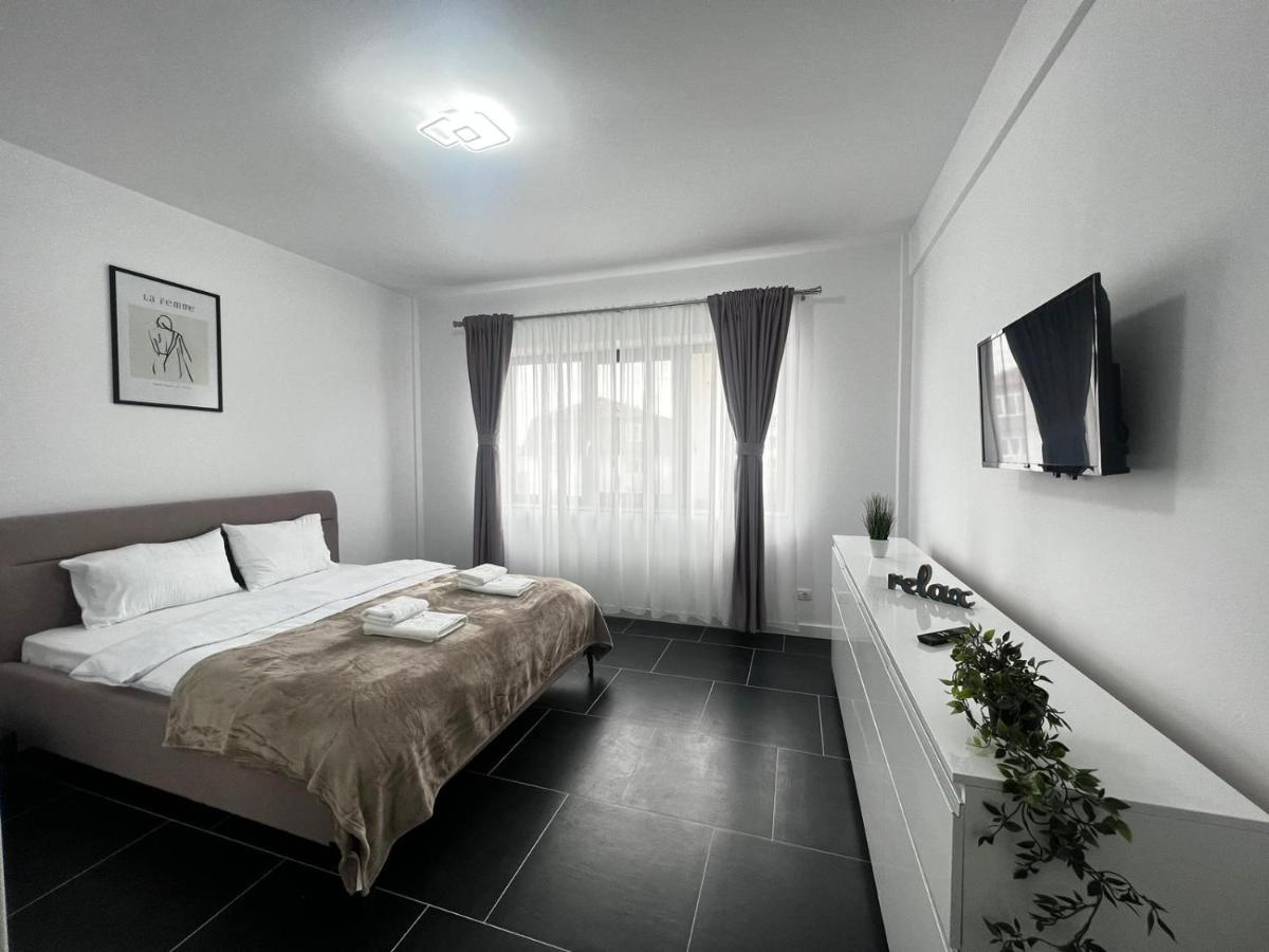 Cozy Aparthotel - Central City Suceava Buitenkant foto