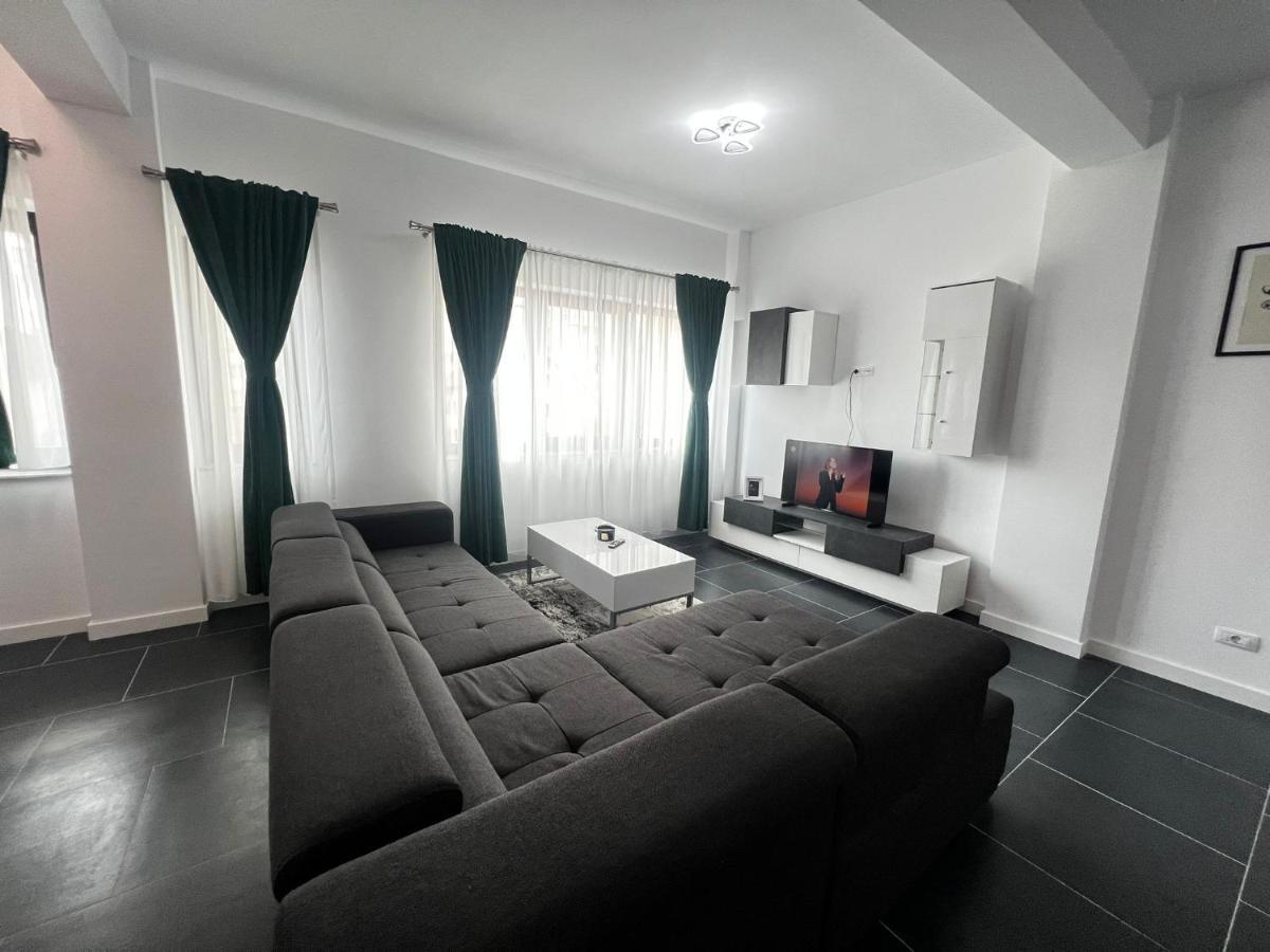 Cozy Aparthotel - Central City Suceava Buitenkant foto