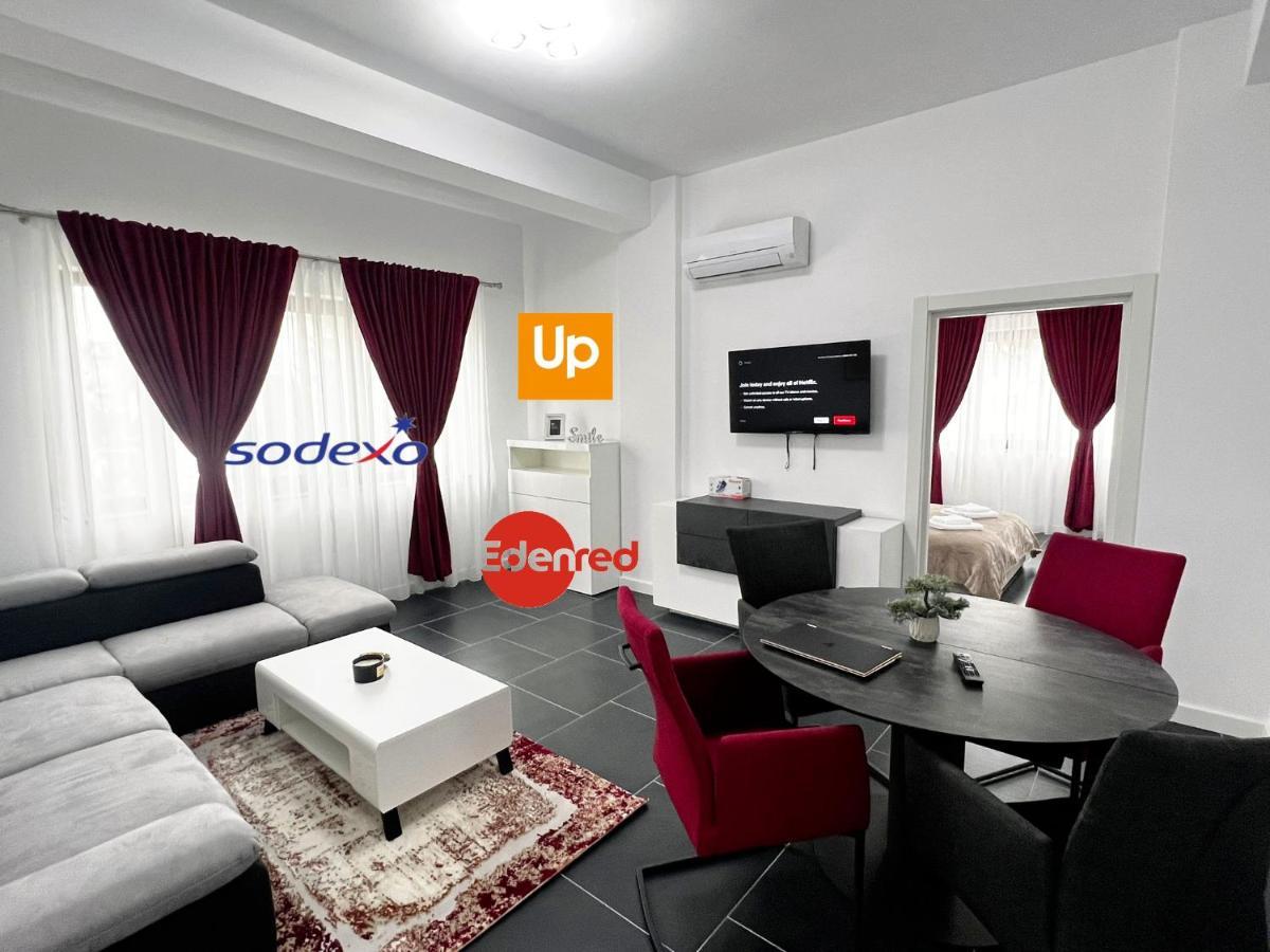Cozy Aparthotel - Central City Suceava Buitenkant foto
