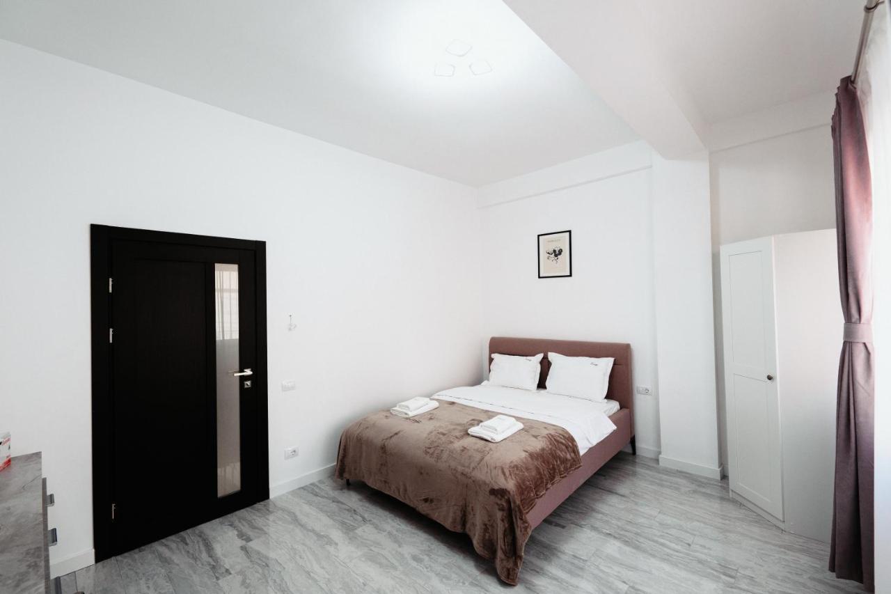 Cozy Aparthotel - Central City Suceava Buitenkant foto