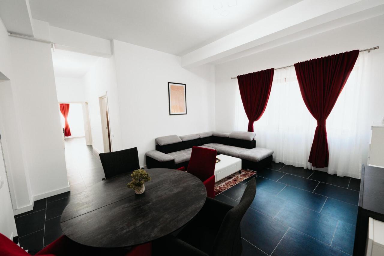 Cozy Aparthotel - Central City Suceava Buitenkant foto