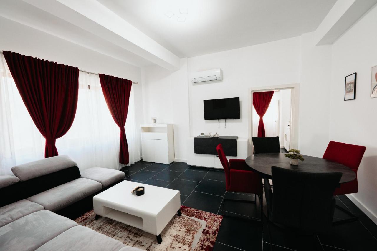 Cozy Aparthotel - Central City Suceava Buitenkant foto