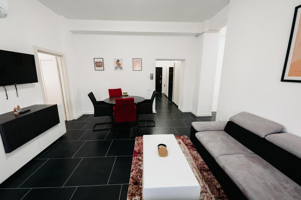 Cozy Aparthotel - Central City Suceava Buitenkant foto
