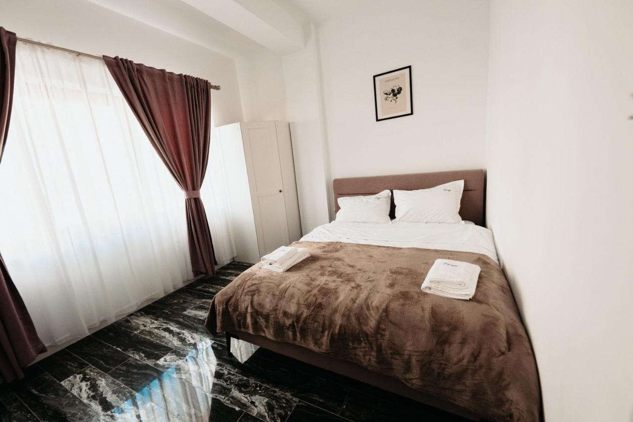 Cozy Aparthotel - Central City Suceava Buitenkant foto