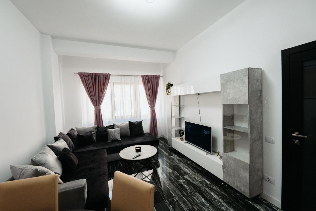 Cozy Aparthotel - Central City Suceava Buitenkant foto