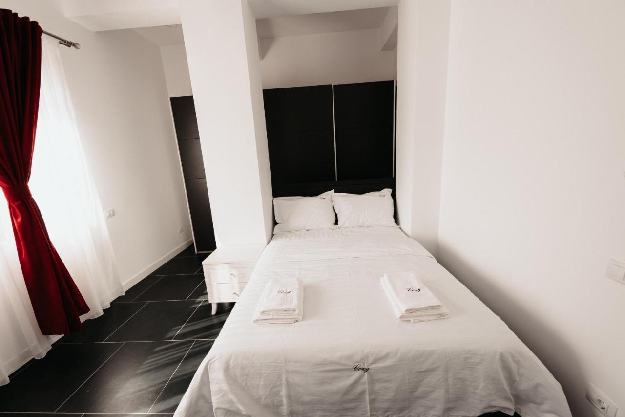 Cozy Aparthotel - Central City Suceava Buitenkant foto