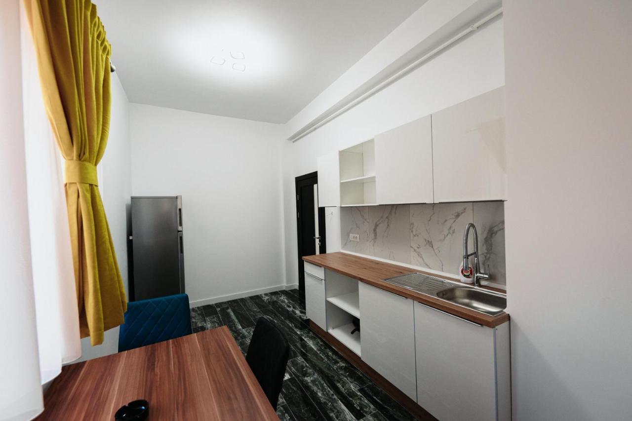 Cozy Aparthotel - Central City Suceava Buitenkant foto