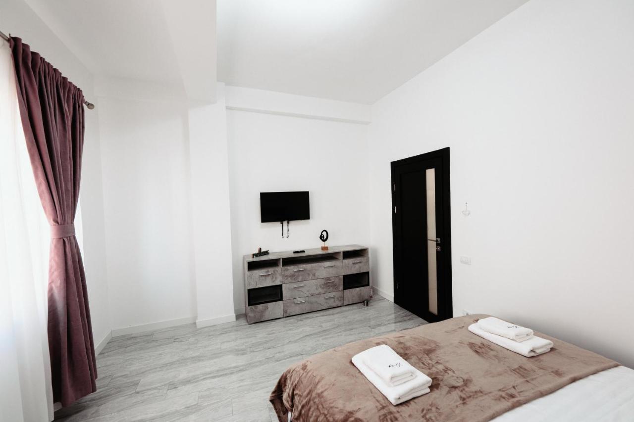 Cozy Aparthotel - Central City Suceava Buitenkant foto