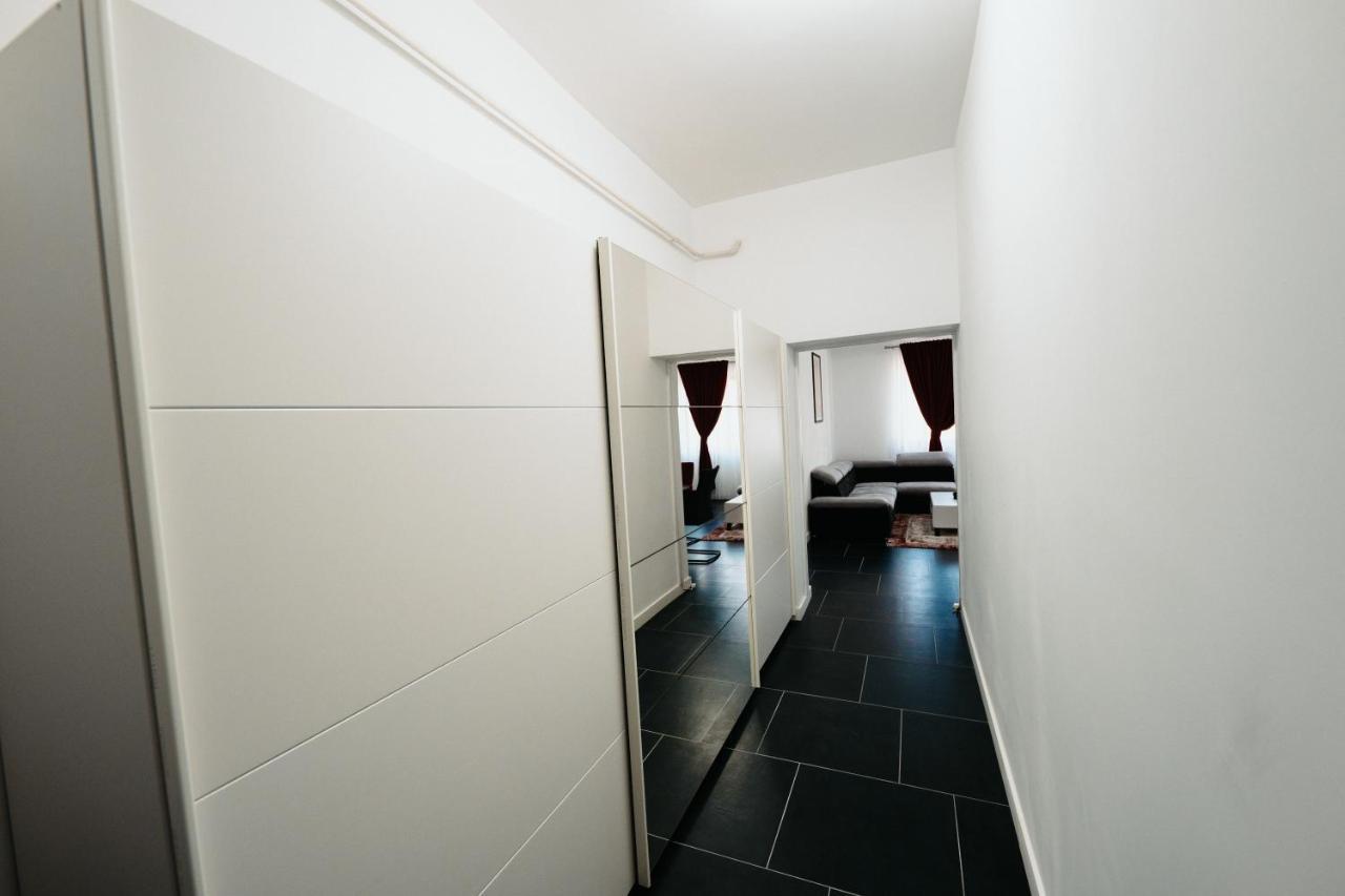 Cozy Aparthotel - Central City Suceava Buitenkant foto
