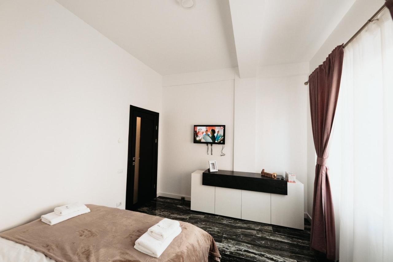 Cozy Aparthotel - Central City Suceava Buitenkant foto