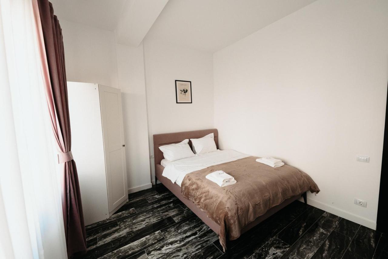 Cozy Aparthotel - Central City Suceava Buitenkant foto