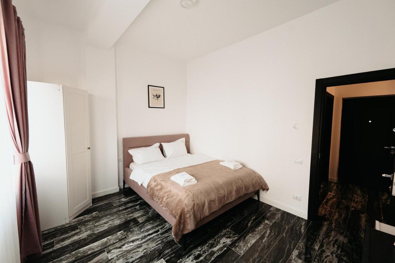 Cozy Aparthotel - Central City Suceava Buitenkant foto