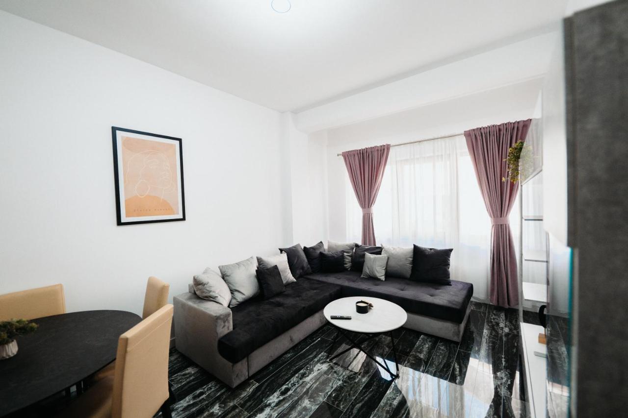 Cozy Aparthotel - Central City Suceava Buitenkant foto