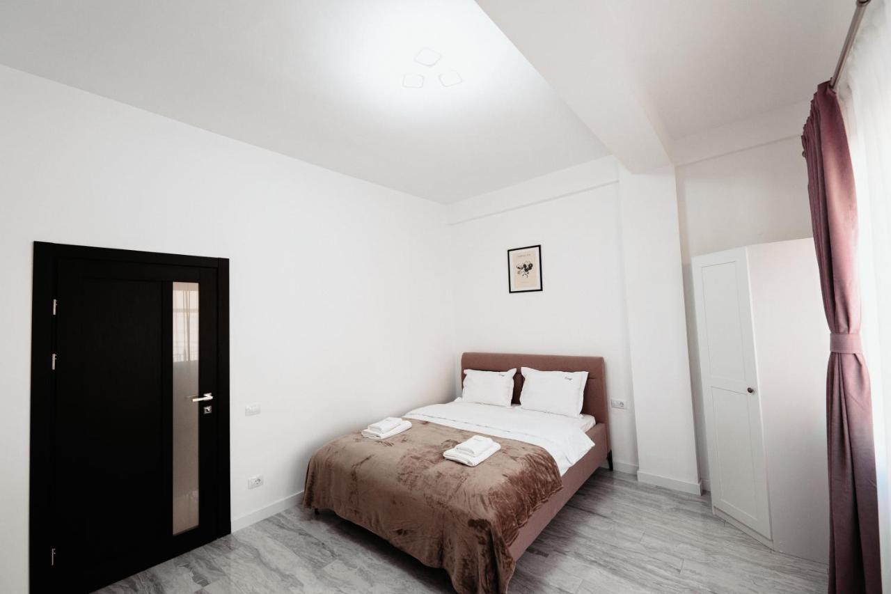 Cozy Aparthotel - Central City Suceava Buitenkant foto