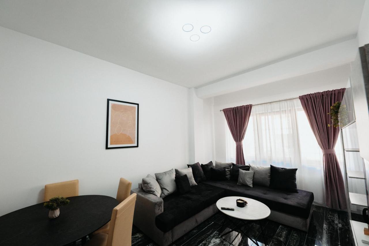 Cozy Aparthotel - Central City Suceava Buitenkant foto