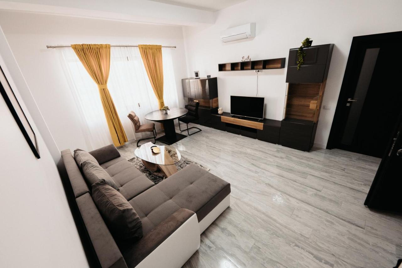 Cozy Aparthotel - Central City Suceava Buitenkant foto