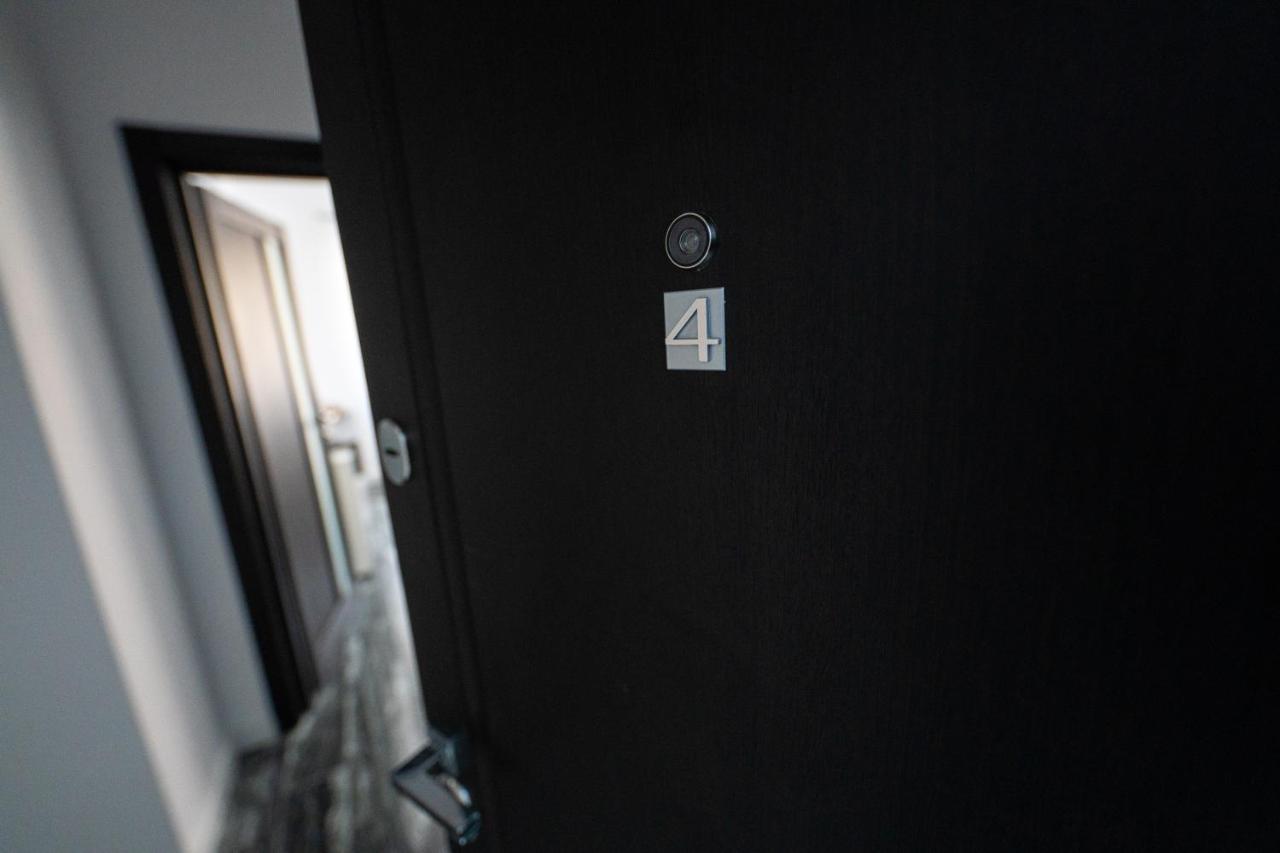 Cozy Aparthotel - Central City Suceava Buitenkant foto