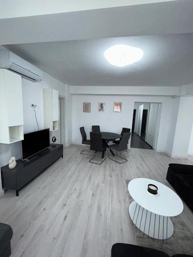Cozy Aparthotel - Central City Suceava Buitenkant foto